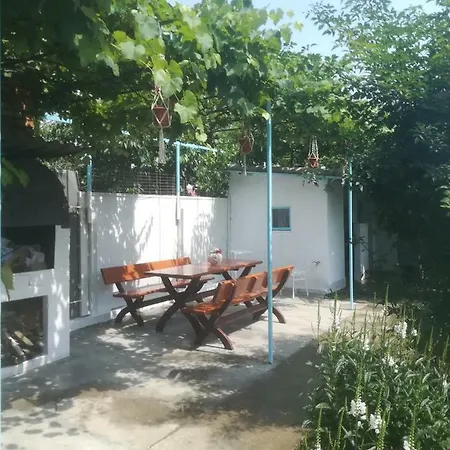 Guest house Nanesti *